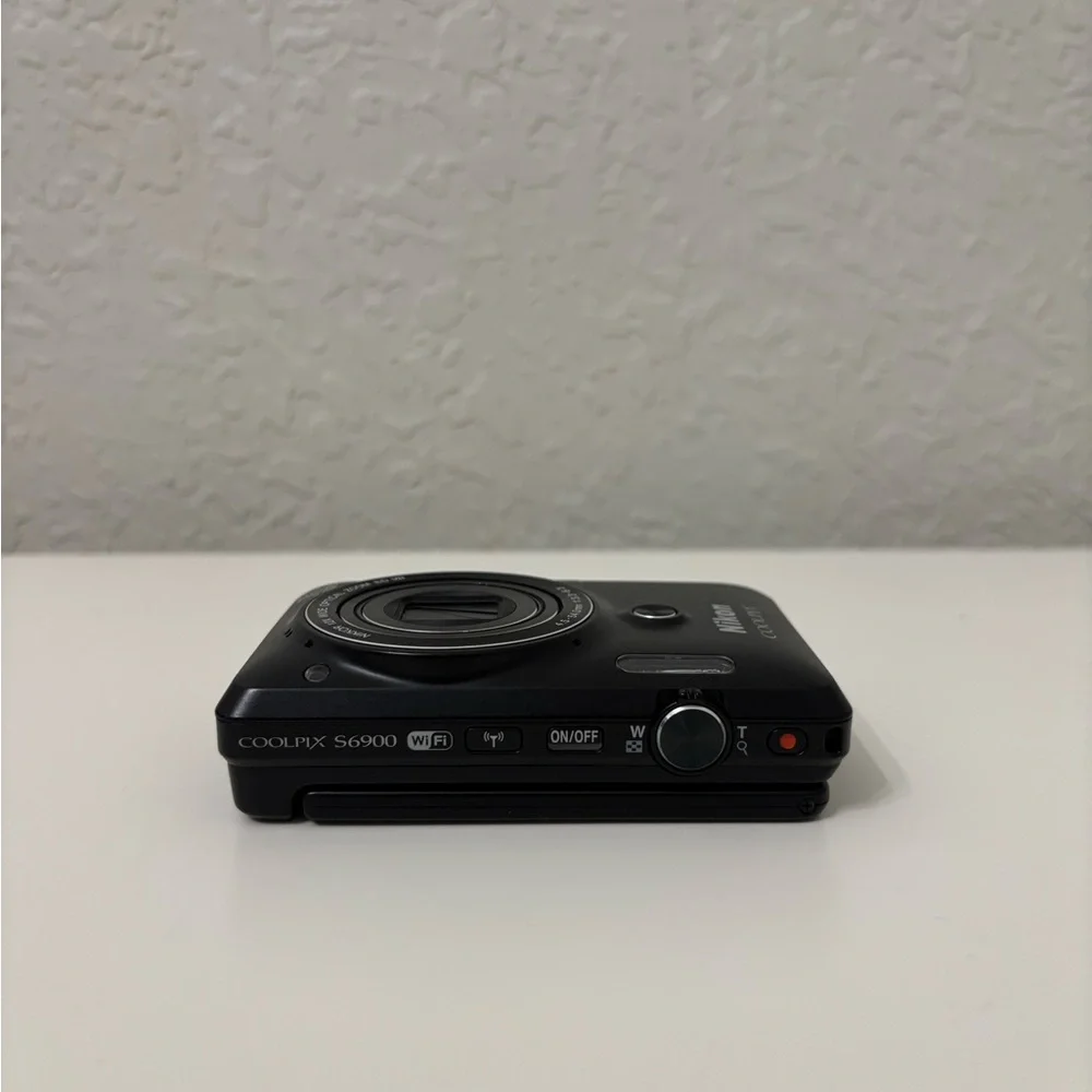 Nikon COOLPIX S6900 Black Digital Camera